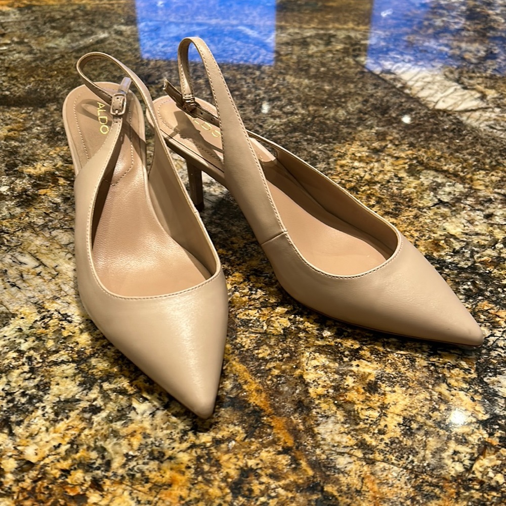 Aldo nude sling back in excellent condition